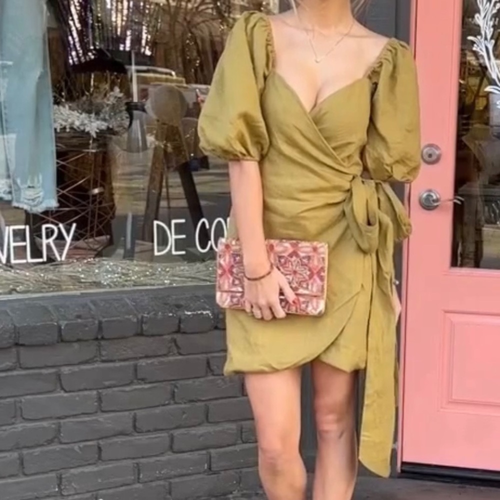 Beautiful green cotton dress !🌴